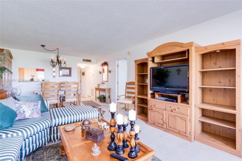 Condominio en venta en Margate, Florida, 1 dormitorio, 74.32 m2 № 1070059 - foto 14