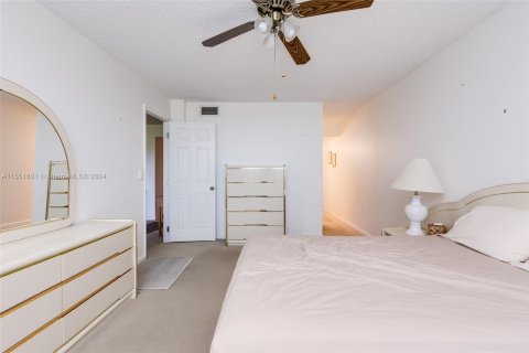 Condominio en venta en Margate, Florida, 1 dormitorio, 74.32 m2 № 1070059 - foto 17