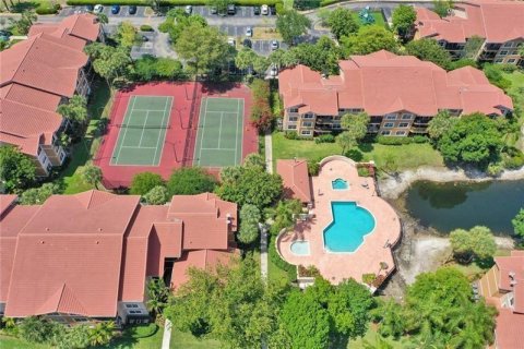 Condominio en venta en Coral Springs, Florida, 1 dormitorio, 68.1 m2 № 1033801 - foto 8