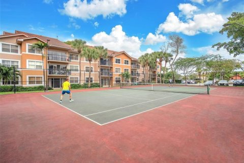Condominio en venta en Coral Springs, Florida, 1 dormitorio, 68.1 m2 № 1033801 - foto 11