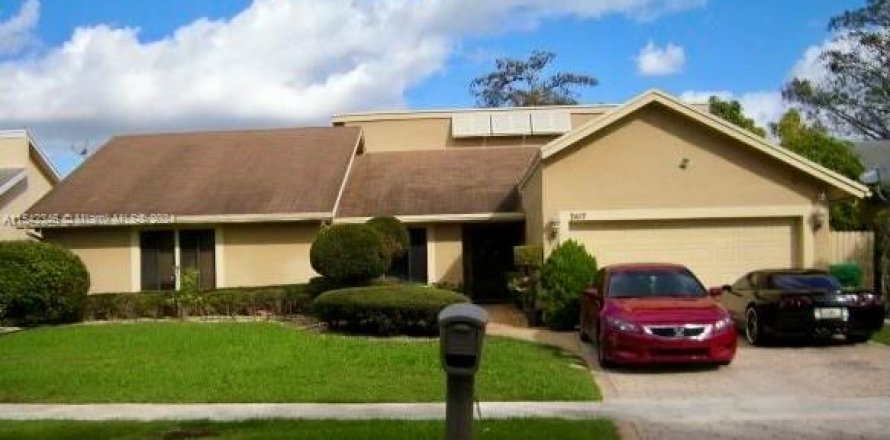 Villa ou maison à Lauderhill, Floride 3 chambres, 198.81 m2 № 1039994