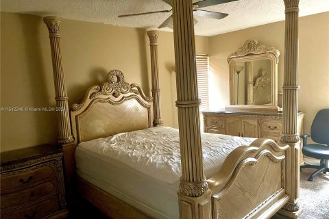 Villa ou maison à vendre à Lauderhill, Floride: 3 chambres, 198.81 m2 № 1039994 - photo 7