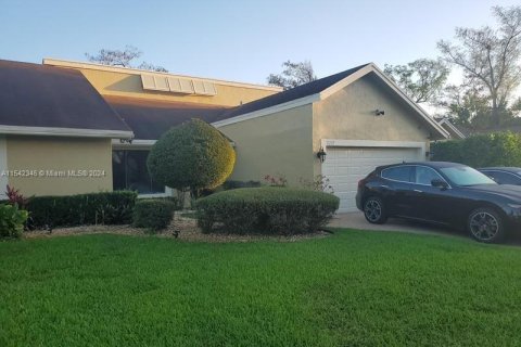 Villa ou maison à vendre à Lauderhill, Floride: 3 chambres, 198.81 m2 № 1039994 - photo 30