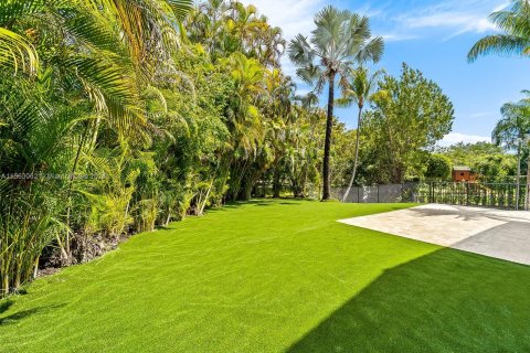 Villa ou maison à vendre à Pinecrest, Floride: 4 chambres, 305.37 m2 № 1098616 - photo 28