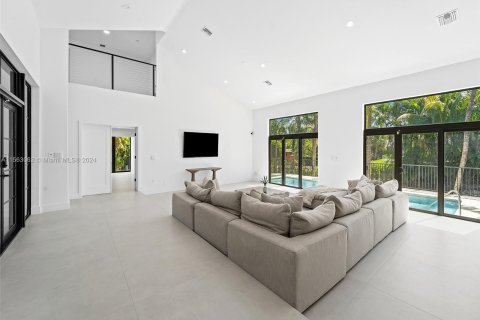 Villa ou maison à vendre à Pinecrest, Floride: 4 chambres, 305.37 m2 № 1098616 - photo 3