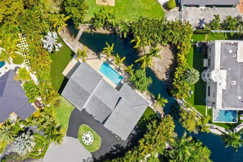 Villa ou maison à vendre à Pinecrest, Floride: 4 chambres, 305.37 m2 № 1098616 - photo 30
