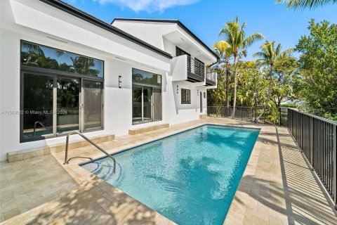 Villa ou maison à vendre à Pinecrest, Floride: 4 chambres, 305.37 m2 № 1098616 - photo 25