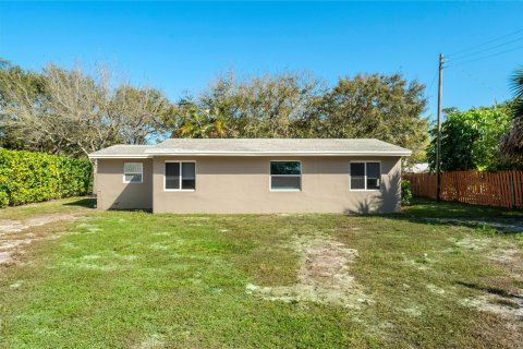 House in Delray Beach, Florida 3 bedrooms, 91.6 sq.m. № 1075621 - photo 8