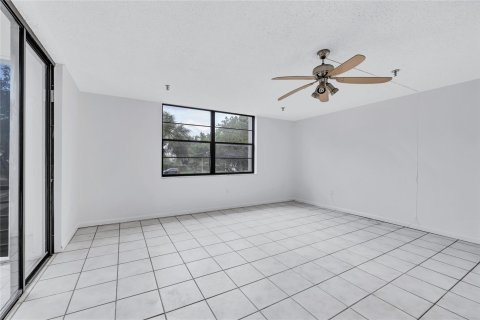 Condominio en venta en Miami, Florida, 1 dormitorio, 73.86 m2 № 1075660 - foto 19