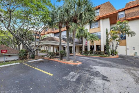 Condo in Miami, Florida, 1 bedroom  № 1075660 - photo 26