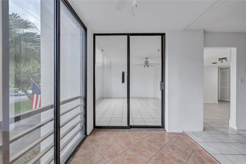 Copropriété à vendre à Miami, Floride: 1 chambre, 73.86 m2 № 1075660 - photo 12