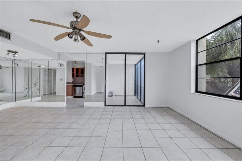 Condominio en venta en Miami, Florida, 1 dormitorio, 73.86 m2 № 1075660 - foto 18