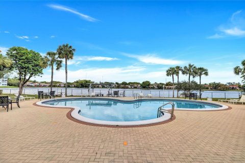 Condo in Miami, Florida, 1 bedroom  № 1075660 - photo 24