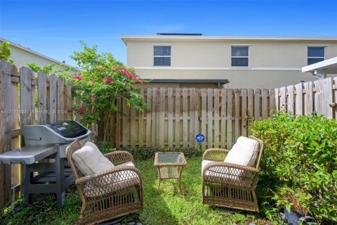 Townhouse in Florida City, Florida 2 bedrooms, 112.23 sq.m. № 1237931 - photo 17