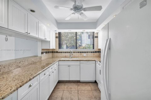 Condo in Fort Lauderdale, Florida, 2 bedrooms  № 1237983 - photo 12