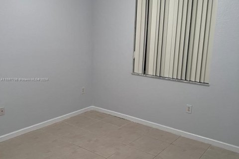 House in Homestead, Florida 3 bedrooms, 132.48 sq.m. № 1428367 - photo 8