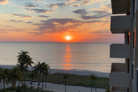 Condo in Fort Lauderdale, Florida, 3 bedrooms  № 1068495 - photo 1