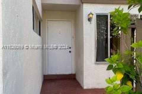 Condo in Plantation, Florida, 3 bedrooms  № 1272498 - photo 1