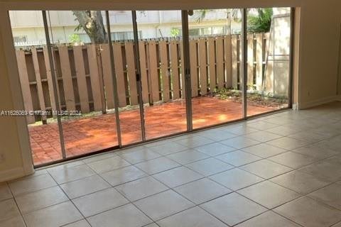 Condo in Plantation, Florida, 3 bedrooms  № 1272498 - photo 10