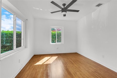 Casa en venta en Miami Shores, Florida, 3 dormitorios, 122.54 m2 № 1227924 - foto 13