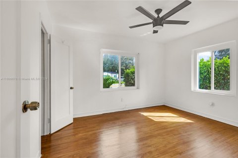 Casa en venta en Miami Shores, Florida, 3 dormitorios, 122.54 m2 № 1227924 - foto 11