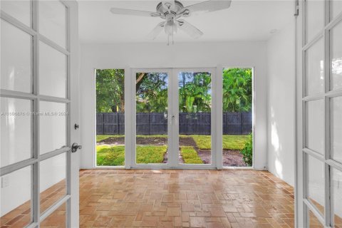 Villa ou maison à vendre à Miami Shores, Floride: 3 chambres, 122.54 m2 № 1227924 - photo 26