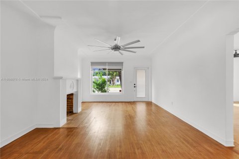 House in Miami Shores, Florida 3 bedrooms, 122.54 sq.m. № 1227924 - photo 22