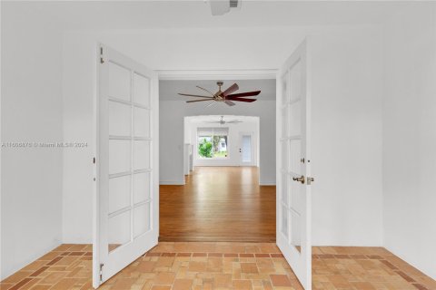 Casa en venta en Miami Shores, Florida, 3 dormitorios, 122.54 m2 № 1227924 - foto 27