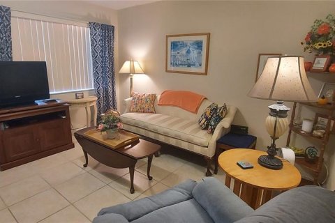 Condo in Seminole, Florida, 1 bedroom  № 1091167 - photo 10