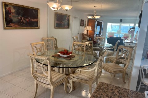 Condo in Fort Lauderdale, Florida, 2 bedrooms  № 1060042 - photo 28