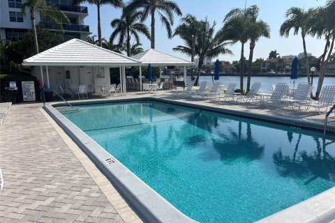 Copropriété à vendre à Fort Lauderdale, Floride: 2 chambres, 111.48 m2 № 1060042 - photo 1