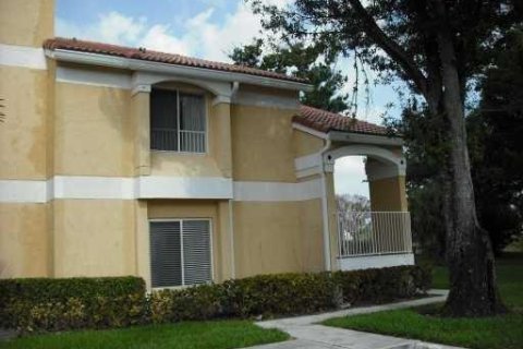 Condo in Oakland Park, Florida, 2 bedrooms  № 1060043 - photo 10