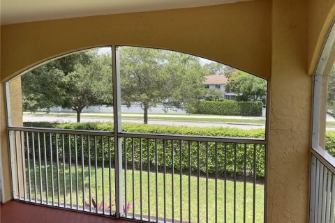 Condo in Oakland Park, Florida, 2 bedrooms  № 1060043 - photo 11