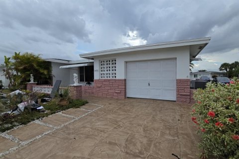 Casa en venta en Margate, Florida, 2 dormitorios, 147.44 m2 № 1226684 - foto 1