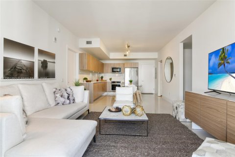Condominio en venta en Aventura, Florida, 2 dormitorios, 102.19 m2 № 1017566 - foto 2