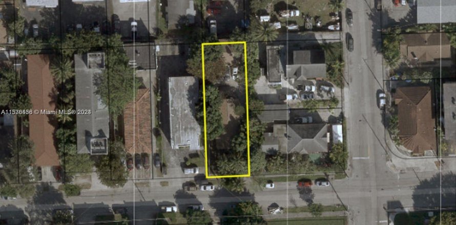 Commercial property in Miami, Florida 226.5 sq.m. № 1058620