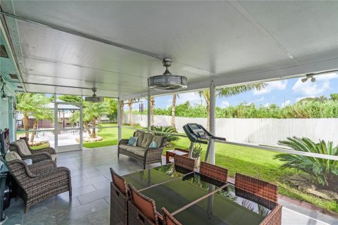 Casa en venta en Miami, Florida, 3 dormitorios, 106.47 m2 № 1384378 - foto 3