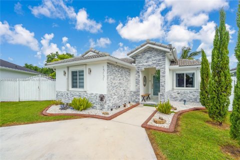 Casa en venta en Miami, Florida, 3 dormitorios, 106.47 m2 № 1384378 - foto 1