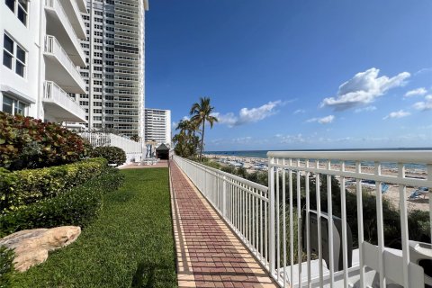 Condo in Fort Lauderdale, Florida, 1 bedroom  № 1057925 - photo 1