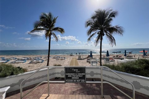 Condo in Fort Lauderdale, Florida, 1 bedroom  № 1057925 - photo 24