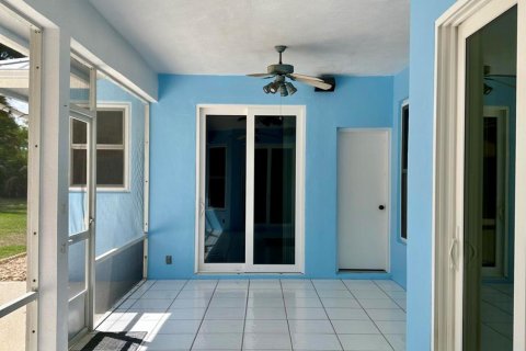 Купить виллу или дом в Хоб-Саунд, Флорида 4 спальни, 276.01м2, № 1057883 - фото 24