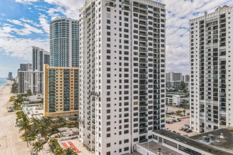 Condominio en venta en Hollywood, Florida, 2 dormitorios, 125.42 m2 № 1054828 - foto 8