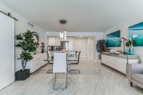 Copropriété à vendre à Hollywood, Floride: 2 chambres, 125.42 m2 № 1054828 - photo 15