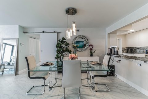 Copropriété à vendre à Hollywood, Floride: 2 chambres, 125.42 m2 № 1054828 - photo 16