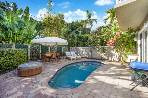 Adosado en venta en Fort Lauderdale, Florida, 3 dormitorios, 183.76 m2 № 1320922 - foto 2