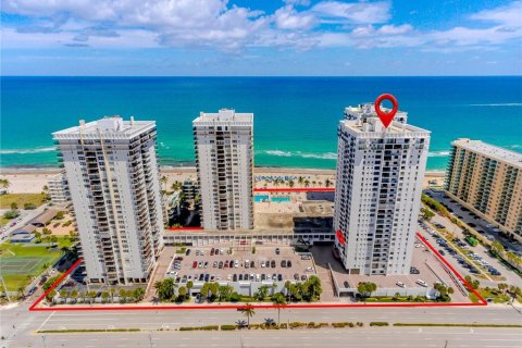 Condo in Hollywood, Florida, 2 bedrooms  № 1160830 - photo 30