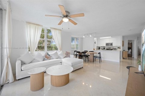 Condo in Aventura, Florida, 3 bedrooms  № 1382013 - photo 8