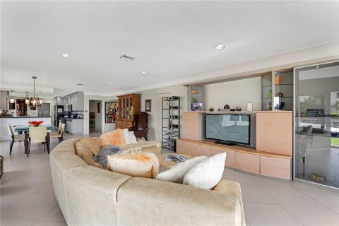 Villa ou maison à vendre à Pompano Beach, Floride: 3 chambres, 226.5 m2 № 1031328 - photo 12