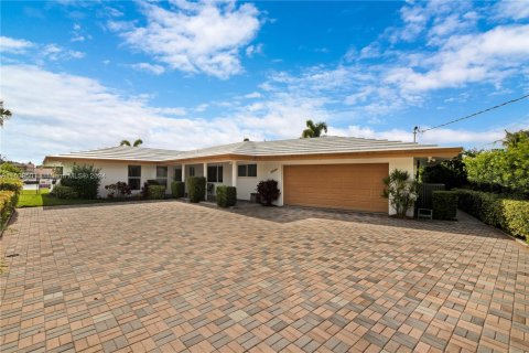 Villa ou maison à vendre à Pompano Beach, Floride: 3 chambres, 226.5 m2 № 1031328 - photo 2