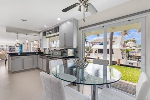 Villa ou maison à vendre à Pompano Beach, Floride: 3 chambres, 226.5 m2 № 1031328 - photo 5